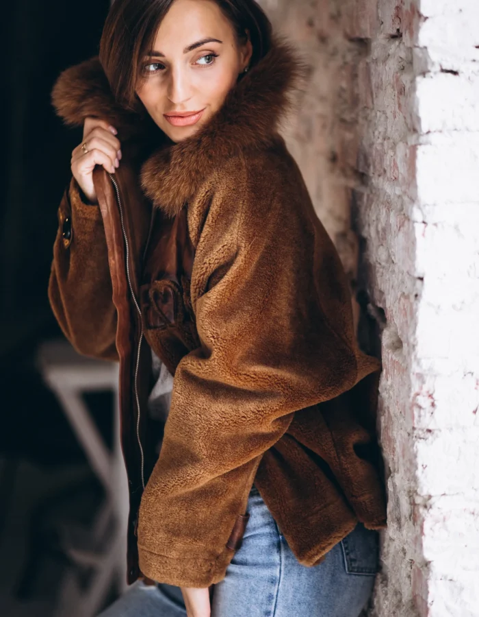 woman-model-demonstrating-winter-cloths (1)